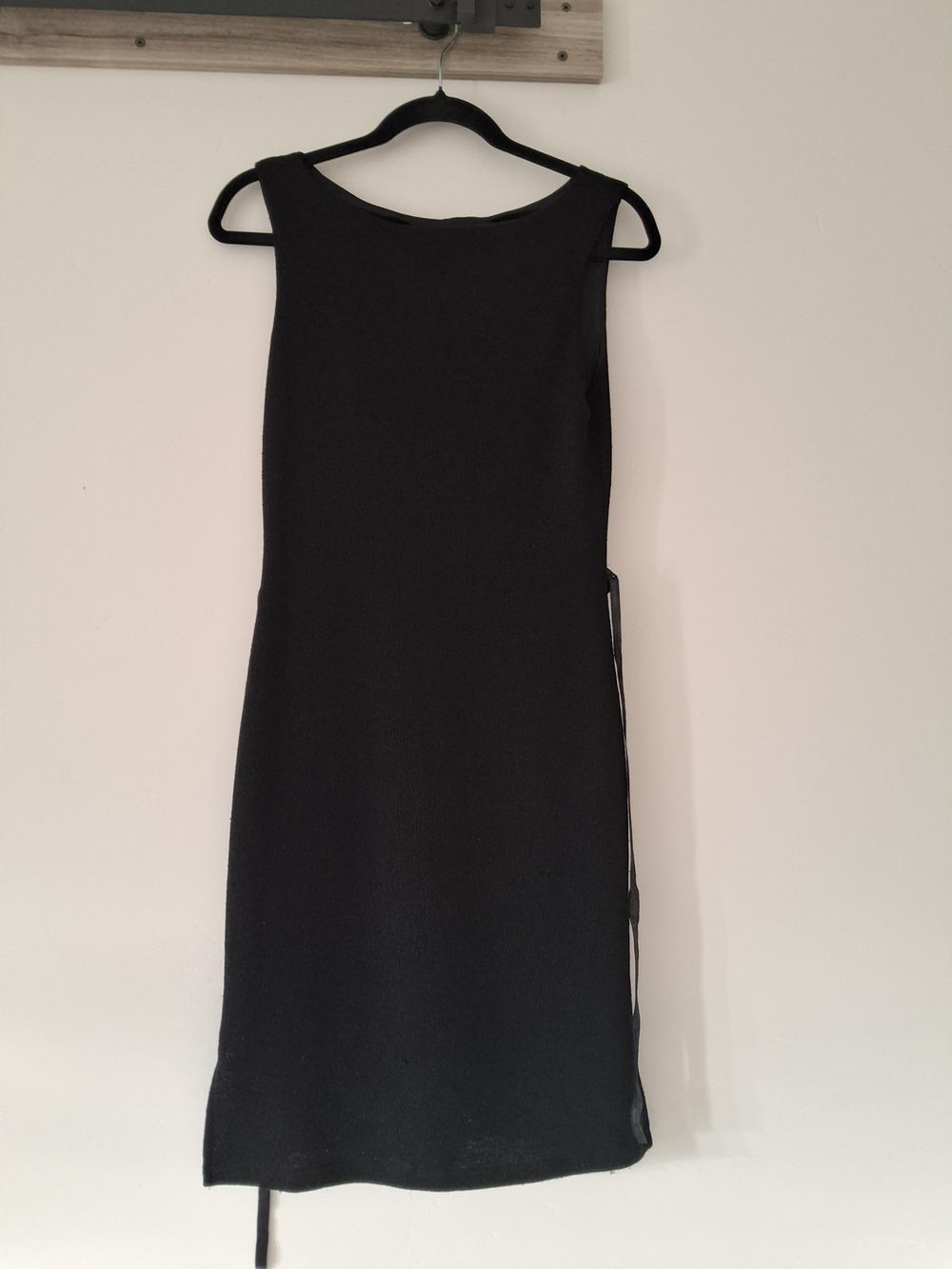 Forever 21 Black Sleeveless Sheath Dress
